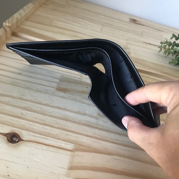 Michael Kors wallet men🎈🎈 - Picture 7 of 7